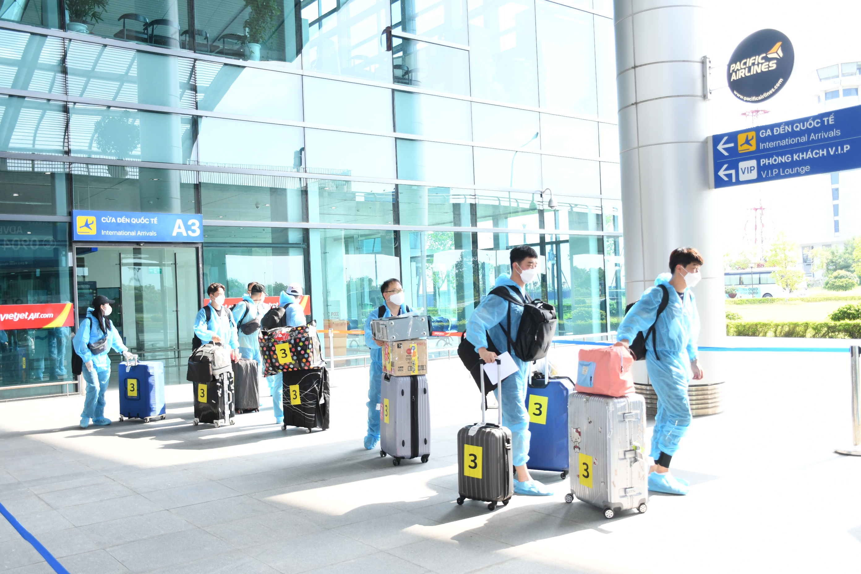 Phòng Quản lý xuất cảnh:  Tiếp nhận 11.851 lượt người khai báo trực tuyến qua mạng